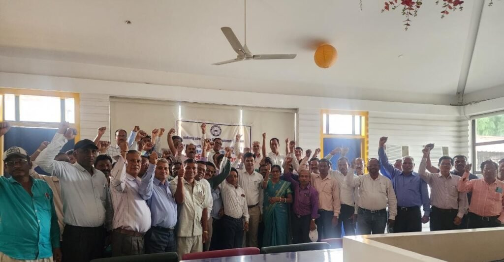 राज्य में स्कूल शिक्षा विभाग अंतर्गत 10 वर्षों से रुकी हुई प्राचार्य पदोन्नति के लिए 14 अप्रैल को राजधानी रायपुर में नियमित व्याख्याता तथा प्रधान पाठकों की राज्य स्तरीय बैठक सफलतापूर्वक संपन्न .. Kshiti Technologies राज्य में स्कूल शिक्षा विभाग अंतर्गत 10 वर्षों से रुकी हुई प्राचार्य पदोन्नति के लिए 14 अप्रैल को राजधानी रायपुर में नियमित व्याख्याता तथा प्रधान पाठकों की राज्य स्तरीय बैठक सफलतापूर्वक संपन्न .. Kshiti Technologies