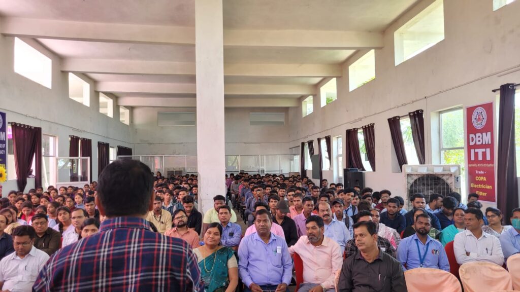 आईटीआई छात्रों के लिए करियर गाइडेंस कार्यशाला संपन्न .. Kshiti Technologies आईटीआई छात्रों के लिए करियर गाइडेंस कार्यशाला संपन्न .. Kshiti Technologies