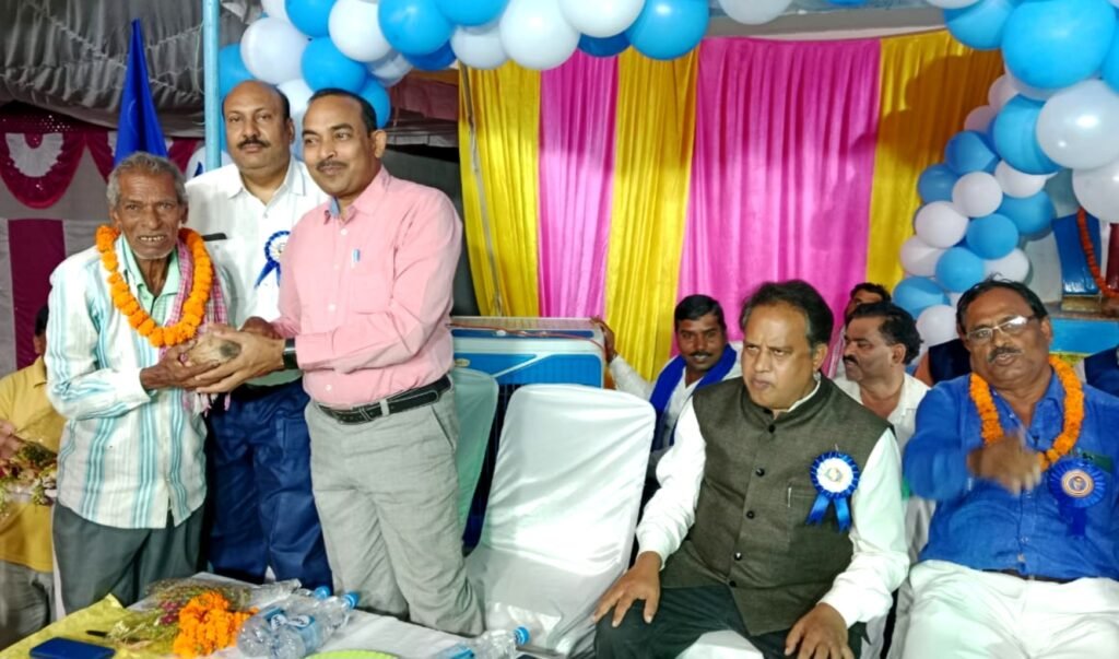 ग्राम जाजंग में अंबेडकर जयंती पर लोककला गीत संगीत और नृत्य का अनूठा समागम .. Kshiti Technologies ग्राम जाजंग में अंबेडकर जयंती पर लोककला गीत संगीत और नृत्य का अनूठा समागम .. Kshiti Technologies