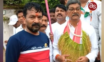 विधानसभा अध्यक्ष एवं सक्ती विधायक डॉ चरणदास महंत ने अपने प्रिय समर्थक उगेंद्र अग्रवाल (पप्पू ) को फोन के माध्यम से जन्मदिन की बधाई एवं शुभकामनाएं दी .. Kshiti Technologies