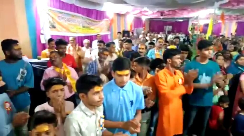 सरस्वती शिशु मंदिर द्वारा आयोजित भागवत कथा के तृतीय दिवस पर भक्त प्रह्लाद की कथा संपन्न .. Kshiti Technologies