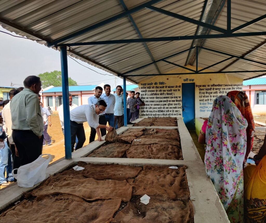 मुख्यमंत्री के भेंट मुलाकात कार्यक्रम की तैयारियों का कलेक्टर एसपी ने लिया जायजा .. Kshiti Technologies मुख्यमंत्री के भेंट मुलाकात कार्यक्रम की तैयारियों का कलेक्टर एसपी ने लिया जायजा .. Kshiti Technologies