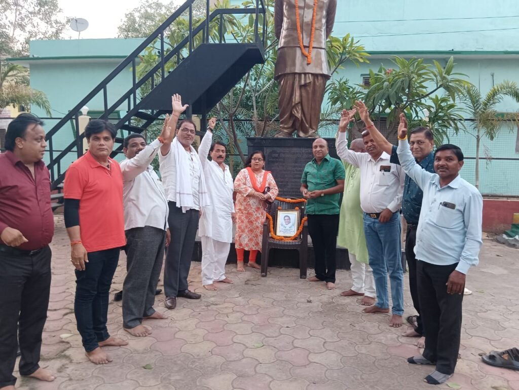 शहीद स्व नंदकुमार पटेल एवं स्व दिनेश पटेल को कॉग्रेसियो ने श्रधांजलि दी .. Kshiti Technologies शहीद स्व नंदकुमार पटेल एवं स्व दिनेश पटेल को कॉग्रेसियो ने श्रधांजलि दी .. Kshiti Technologies