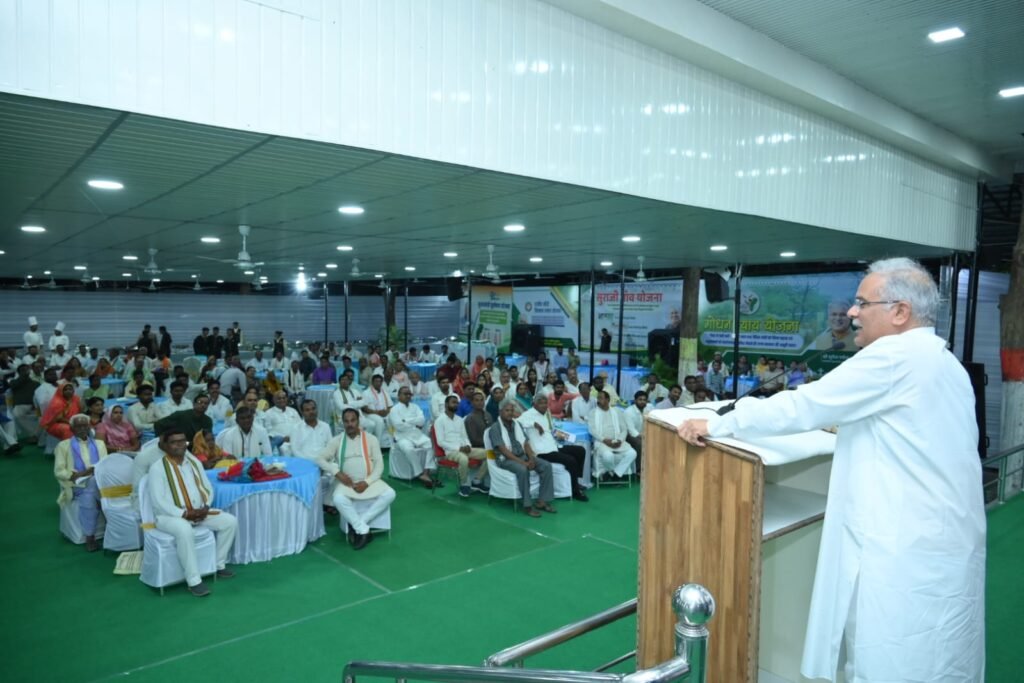 मुख्यमंत्री निवास में रात्रि भोज आरंभ .. Kshiti Technologies मुख्यमंत्री निवास में रात्रि भोज आरंभ .. Kshiti Technologies