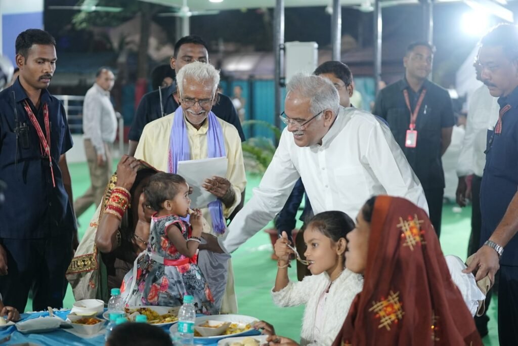 मुख्यमंत्री निवास में रात्रि भोज आरंभ .. Kshiti Technologies मुख्यमंत्री निवास में रात्रि भोज आरंभ .. Kshiti Technologies