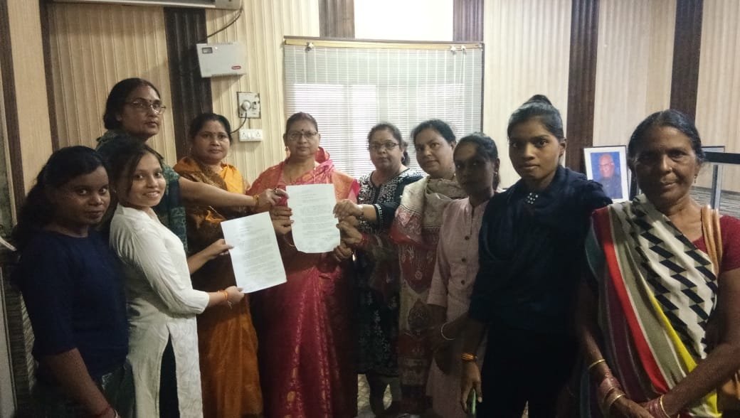 कन्या महाविद्यालय हेतु जवाहरलाल नेहरू महाविद्यालय को दिए जाने की मांग को लेकर छात्राओं ने सक्ती नपा अध्यक्ष को सौंपा ज्ञापन .. Kshiti Technologies कन्या महाविद्यालय हेतु जवाहरलाल नेहरू महाविद्यालय को दिए जाने की मांग को लेकर छात्राओं ने सक्ती नपा अध्यक्ष को सौंपा ज्ञापन .. Kshiti Technologies