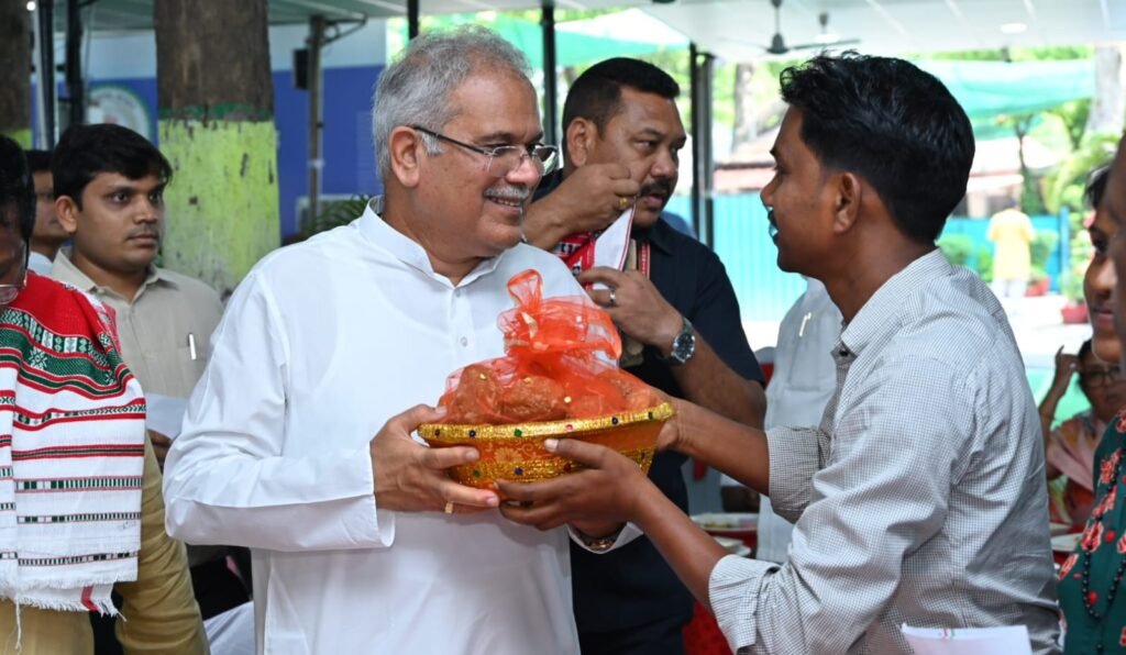 सरगुजा की भाजियों का स्वाद मैं आज तक नहीं भूला: मुख्यमंत्री भूपेश बघेल .. Kshiti Technologies सरगुजा की भाजियों का स्वाद मैं आज तक नहीं भूला: मुख्यमंत्री भूपेश बघेल .. Kshiti Technologies