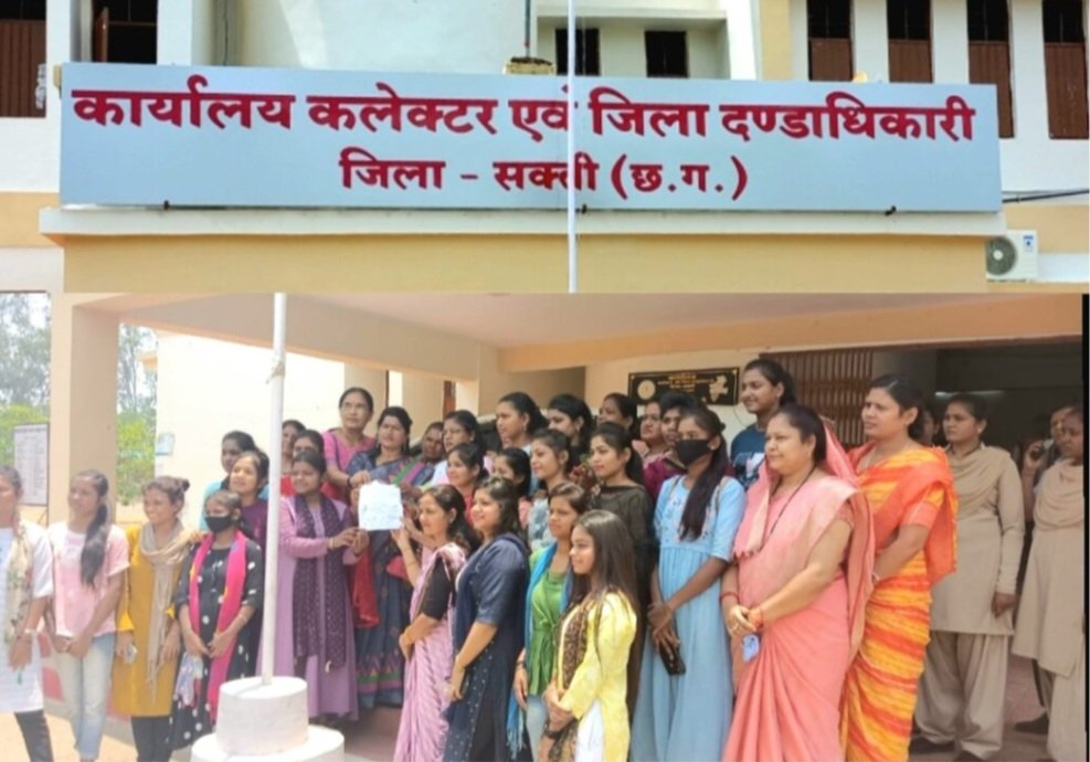 नवीन कन्या महाविद्यालय को जवाहरलाल नेहरु महाविद्यालय में प्रारम्भ किये जाने हेतु बड़ी संख्या में छात्राओं ने सक्ती कलेक्टर नूपुर राशि पन्ना को सौंपा ज्ञापन .. Kshiti Technologies नवीन कन्या महाविद्यालय को जवाहरलाल नेहरु महाविद्यालय में प्रारम्भ किये जाने हेतु बड़ी संख्या में छात्राओं ने सक्ती कलेक्टर नूपुर राशि पन्ना को सौंपा ज्ञापन .. Kshiti Technologies