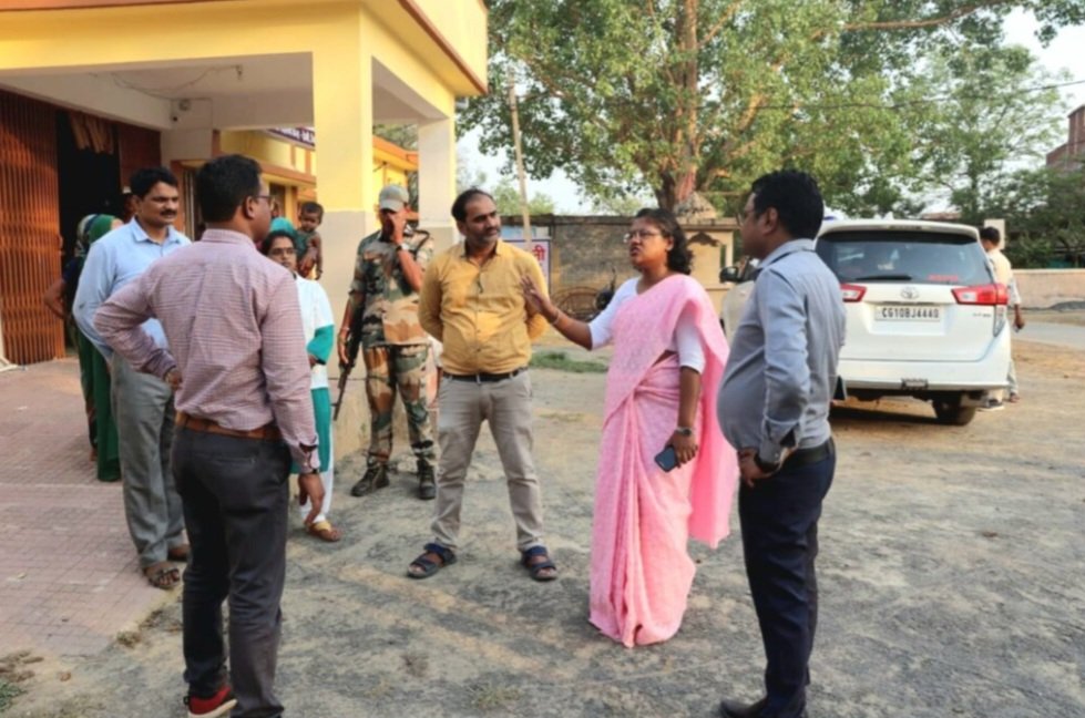 कलेक्टर नूपुर राशि पन्ना ने स्वास्थ्य विभाग के नवनिर्मित और निर्माणाधीन भवनों का किया निरीक्षण .. Kshiti Technologies कलेक्टर नूपुर राशि पन्ना ने स्वास्थ्य विभाग के नवनिर्मित और निर्माणाधीन भवनों का किया निरीक्षण .. Kshiti Technologies