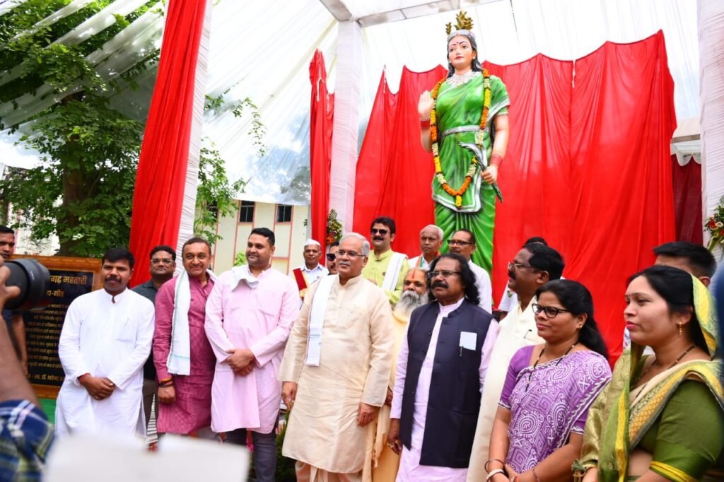 मुख्यमंत्री भूपेश बघेल ने जिला कार्यालय परिसर में राष्ट्रपिता महात्मा गांधी की प्रतिमा में पुष्प अर्पित करते हुए किया नमन .. Kshiti Technologies मुख्यमंत्री भूपेश बघेल ने जिला कार्यालय परिसर में राष्ट्रपिता महात्मा गांधी की प्रतिमा में पुष्प अर्पित करते हुए किया नमन .. Kshiti Technologies