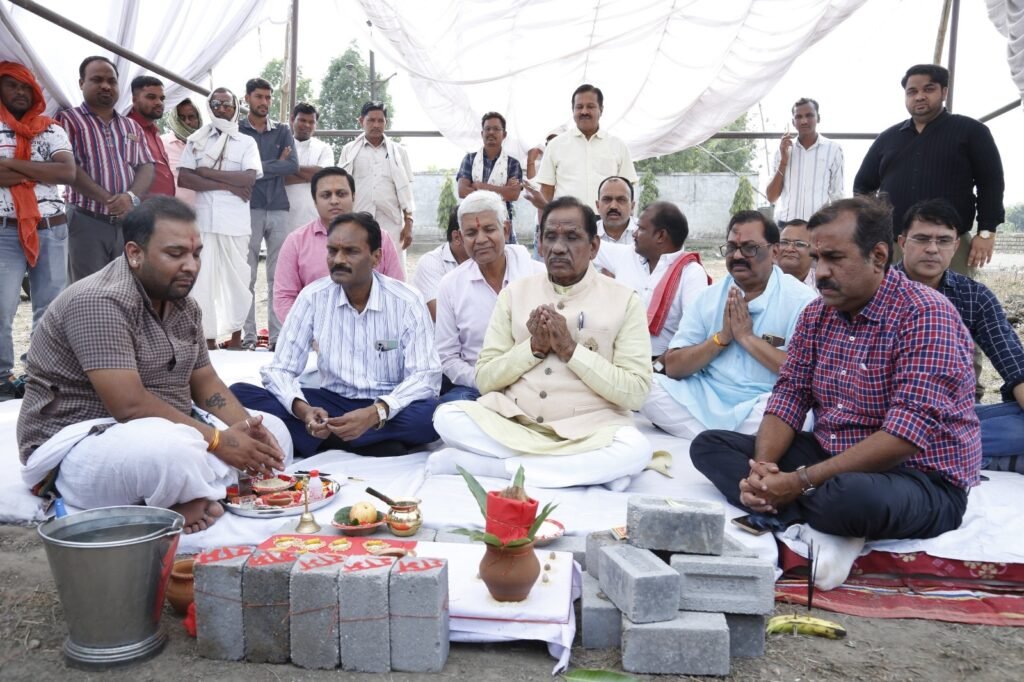 छत्तीसगढ़ सरकार किसानों के हित में कर रही लगातार काम-राज्य सहकारी बैंक के अध्यक्ष बैजनाथ चंद्राकर .. Kshiti Technologies छत्तीसगढ़ सरकार किसानों के हित में कर रही लगातार काम-राज्य सहकारी बैंक के अध्यक्ष बैजनाथ चंद्राकर .. Kshiti Technologies