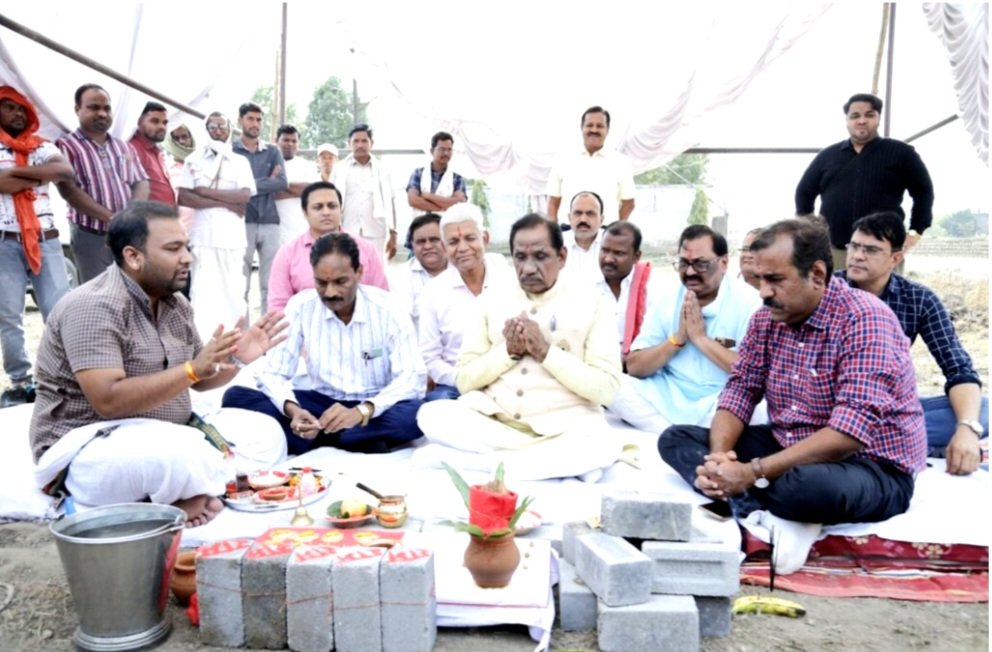 छत्तीसगढ़ सरकार किसानों के हित में कर रही लगातार काम-राज्य सहकारी बैंक के अध्यक्ष बैजनाथ चंद्राकर .. Kshiti Technologies छत्तीसगढ़ सरकार किसानों के हित में कर रही लगातार काम-राज्य सहकारी बैंक के अध्यक्ष बैजनाथ चंद्राकर .. Kshiti Technologies