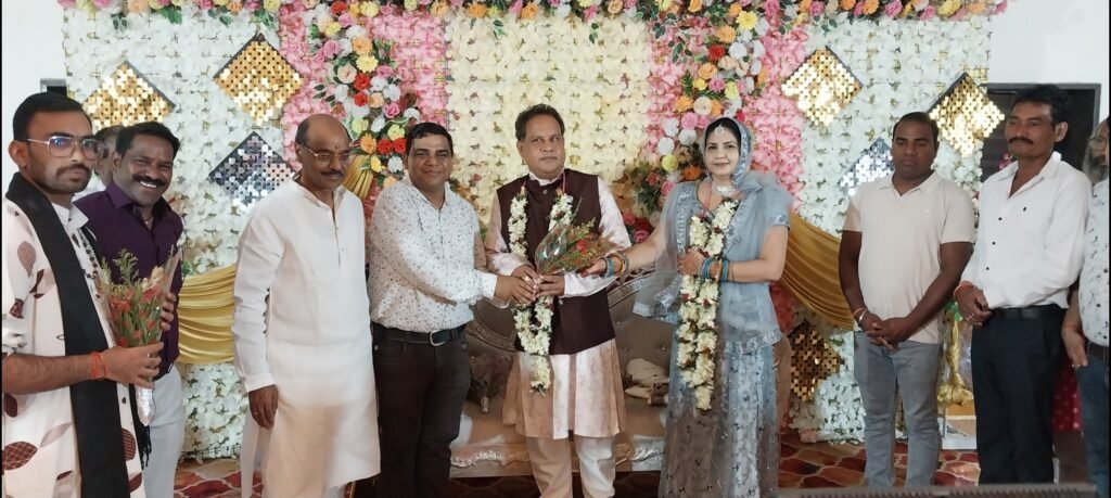 उच्च न्यायालय अधिवक्ता चितरंजय पटेल ने मनाया रजत जयंती साल गिरह .. Kshiti Technologies उच्च न्यायालय अधिवक्ता चितरंजय पटेल ने मनाया रजत जयंती साल गिरह .. Kshiti Technologies