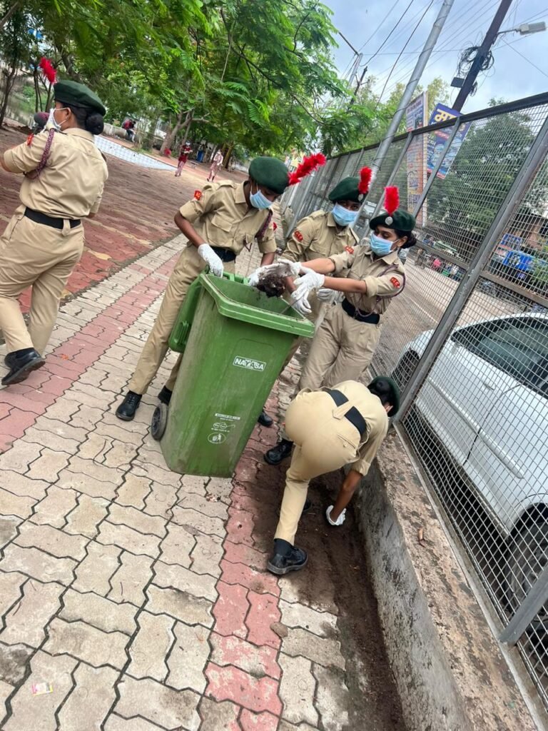 एनसीसी कैडेट्स के माध्यम से नगर के तालाबों के निस्तारी घाटों की की गई सफ़ाई .. Kshiti Technologies एनसीसी कैडेट्स के माध्यम से नगर के तालाबों के निस्तारी घाटों की की गई सफ़ाई .. Kshiti Technologies