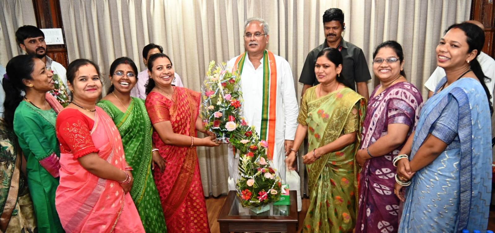 मुख्यमंत्री से नर्सिंग ऑफिसर्स एसोसिएशन के प्रतिनिधिमंडल ने सौजन्य मुलाकात की .. Kshiti Technologies मुख्यमंत्री से नर्सिंग ऑफिसर्स एसोसिएशन के प्रतिनिधिमंडल ने सौजन्य मुलाकात की .. Kshiti Technologies