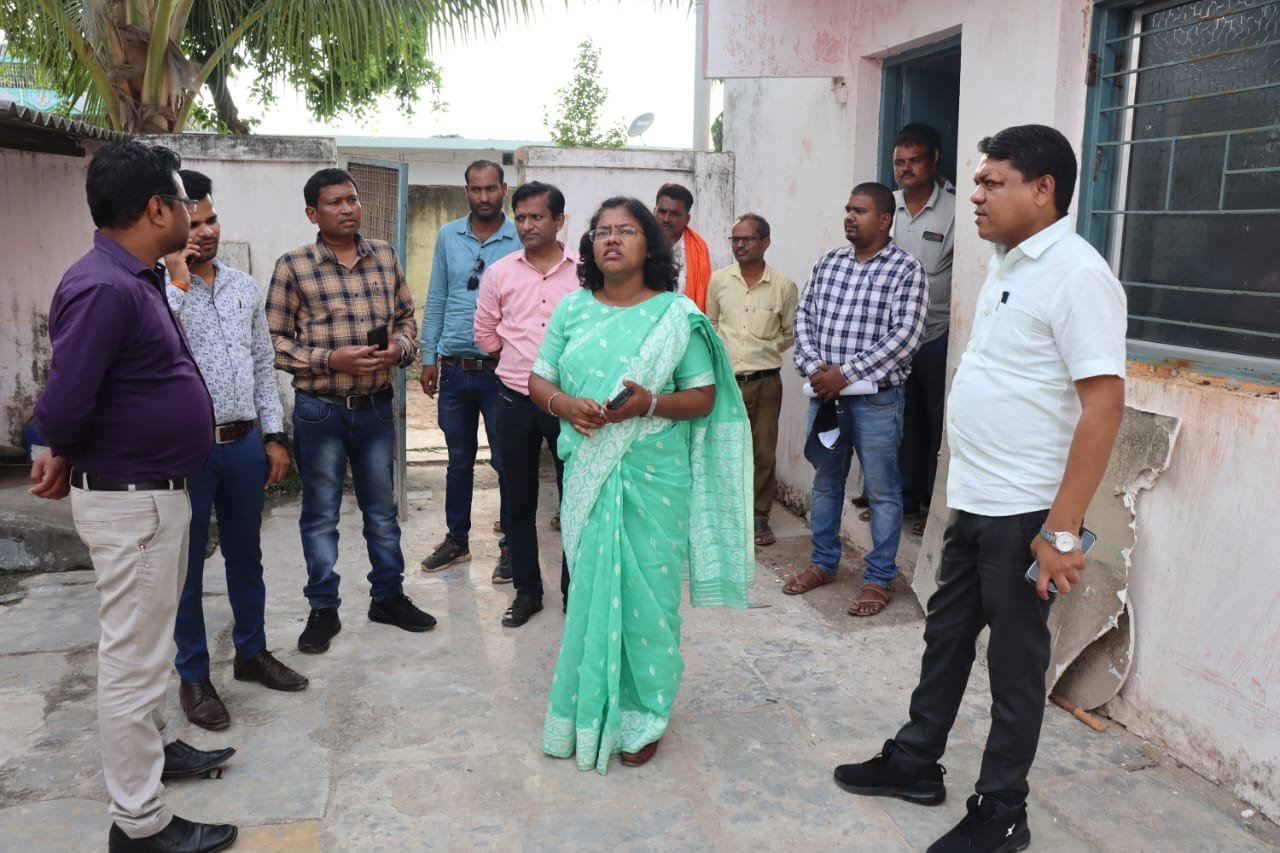 स्वास्थ्य केंद्रों का होगा उन्नयन - कलेक्टर नूपुर राशि पन्ना Kshiti Technologies स्वास्थ्य केंद्रों का होगा उन्नयन - कलेक्टर नूपुर राशि पन्ना Kshiti Technologies