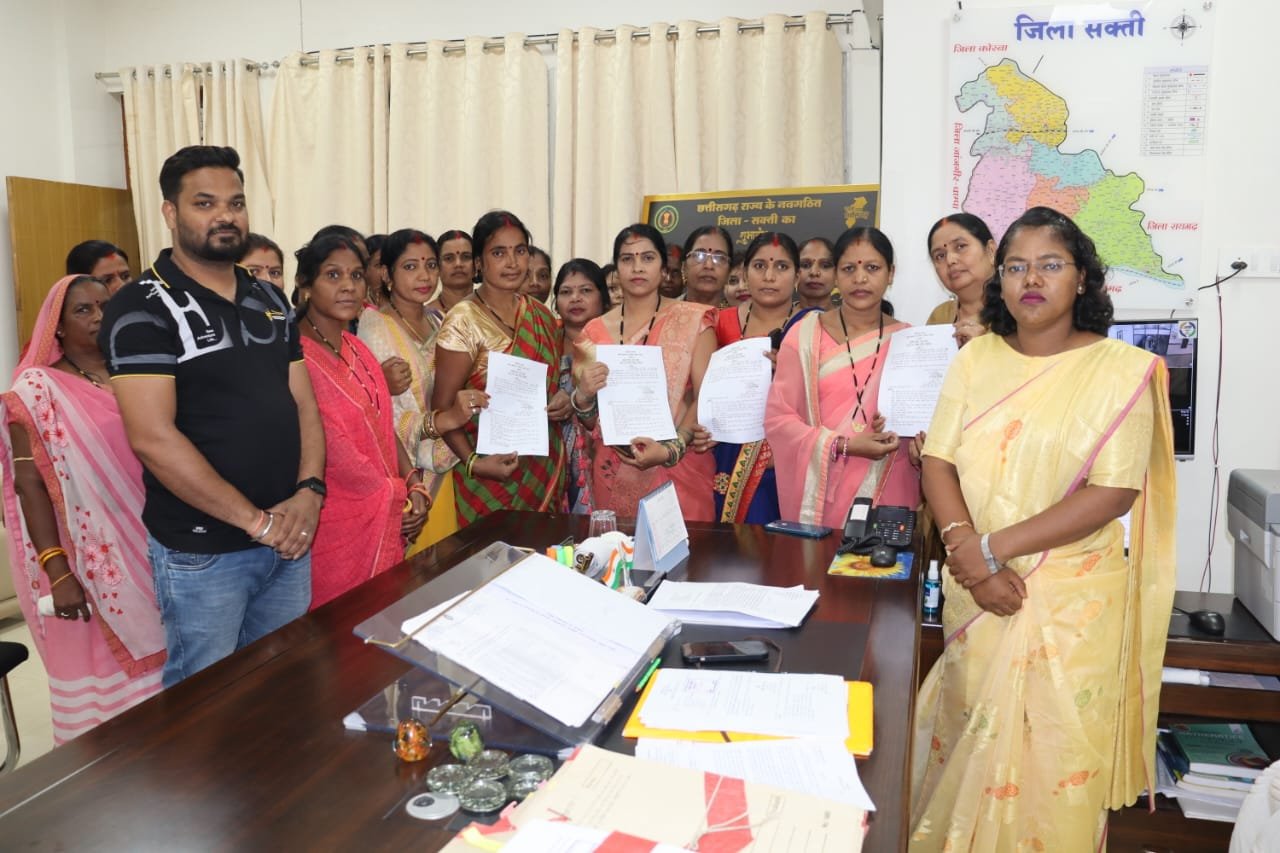 कलेक्टर नूपुर राशि पन्ना ने मितानिनों को सौंपा हर माह 2200 रुपए मानदेय राशि का आदेश .. Kshiti Technologies कलेक्टर नूपुर राशि पन्ना ने मितानिनों को सौंपा हर माह 2200 रुपए मानदेय राशि का आदेश .. Kshiti Technologies