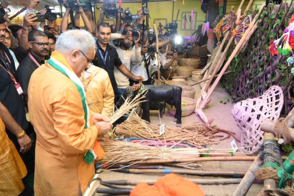 कृषि हितैषी योजनाओं ने लौटाया हरेली का उत्साह: मुख्यमंत्री श्री बघेल .. Kshiti Technologies कृषि हितैषी योजनाओं ने लौटाया हरेली का उत्साह: मुख्यमंत्री श्री बघेल .. Kshiti Technologies