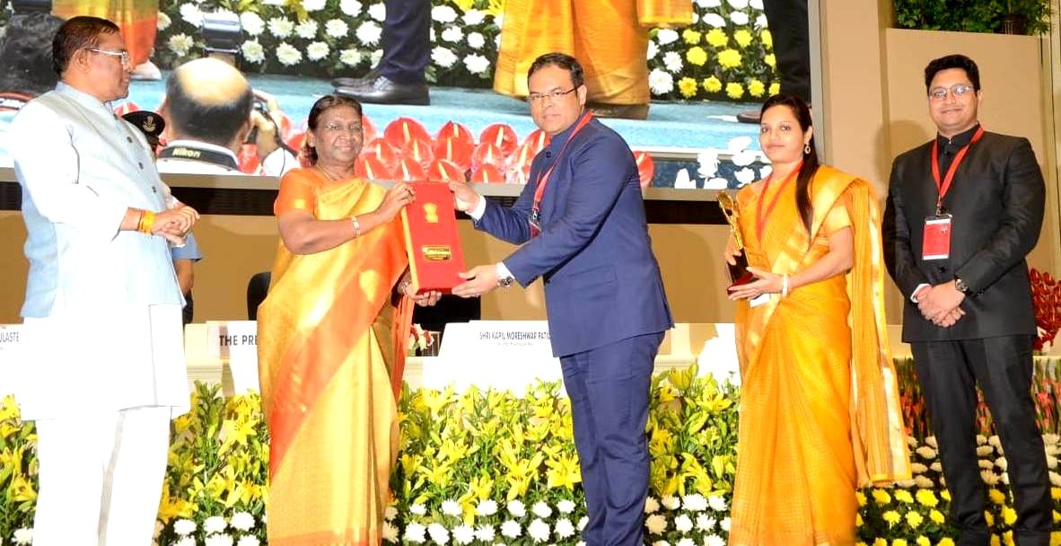 छत्तीसगढ़ को राष्ट्रपति श्रीमती मुर्मू के हाथों मिला भूमि सम्मान .. Kshiti Technologies छत्तीसगढ़ को राष्ट्रपति श्रीमती मुर्मू के हाथों मिला भूमि सम्मान .. Kshiti Technologies