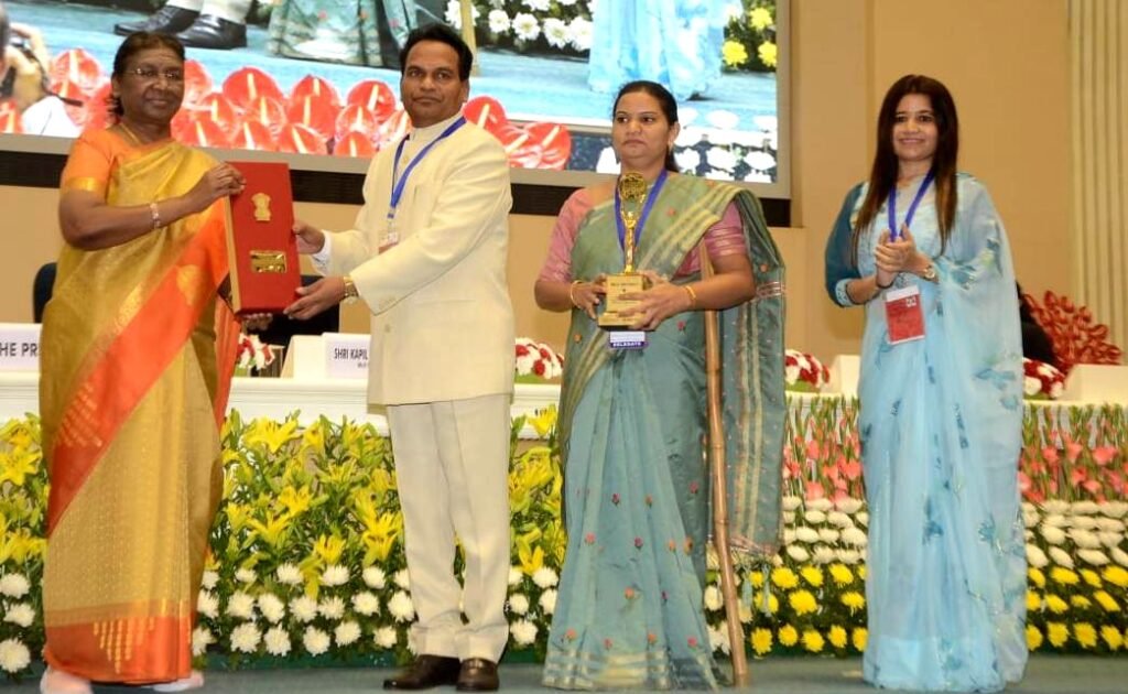 छत्तीसगढ़ को राष्ट्रपति श्रीमती मुर्मू के हाथों मिला भूमि सम्मान .. Kshiti Technologies छत्तीसगढ़ को राष्ट्रपति श्रीमती मुर्मू के हाथों मिला भूमि सम्मान .. Kshiti Technologies