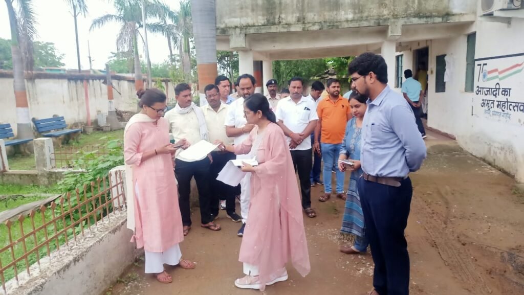 कलेक्टर ऋचा प्रकाश चौधरी ने किया हेल्थ एण्ड वेलनेस सेंटर, नगर पंचायत, धन्वंतरी मेडिकल स्टोर का निरीक्षण .. Kshiti Technologies कलेक्टर ऋचा प्रकाश चौधरी ने किया हेल्थ एण्ड वेलनेस सेंटर, नगर पंचायत, धन्वंतरी मेडिकल स्टोर का निरीक्षण .. Kshiti Technologies