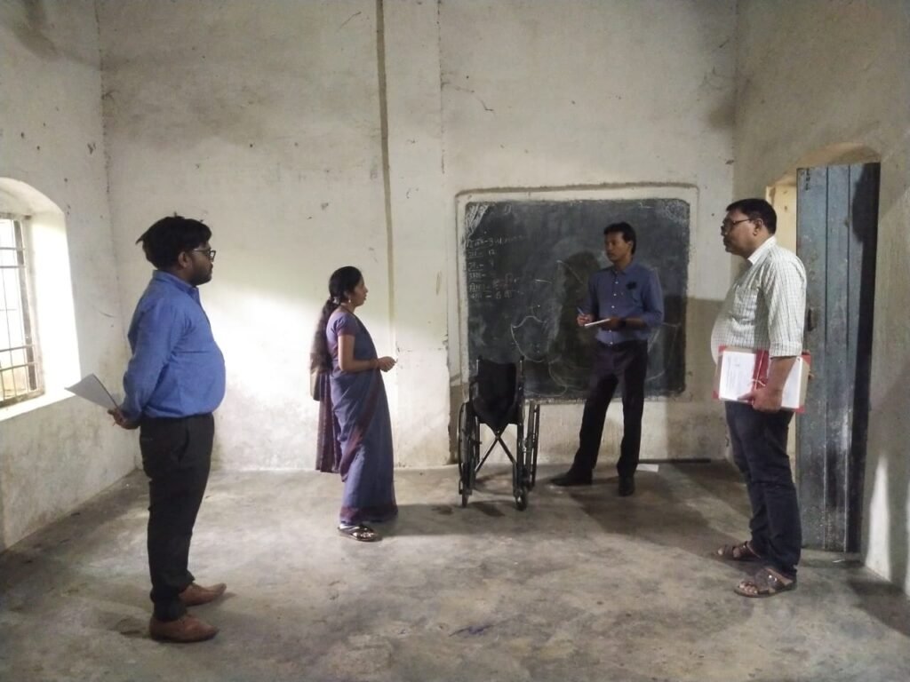 अपर आयुक्त के. एल. चौहान ने मतदान केन्द्रों का किया निरीक्षण .. Kshiti Technologies