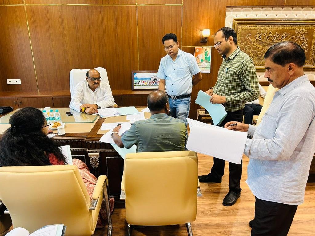 राजस्व मंत्री की अध्यक्षता में अंतर विभागीय समिति की बैठक संपन्न .. Kshiti Technologies
