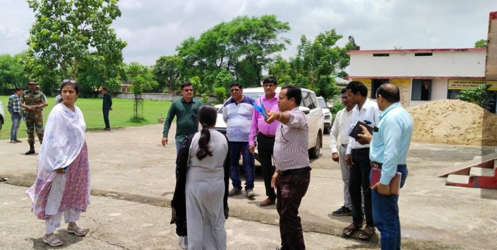 कलेक्टर डॉ. फरिहा आलम सिद्दीकी ने जिले के दो स्वामी आत्मानंद विद्यालय का औचक निरीक्षण किया .. Kshiti Technologies