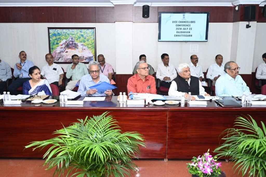 राजभवन में राज्य के सभी शासकीय विश्वविद्यालयों के शैक्षणिक गतिविधियों, अनुसंधान कार्य एवं अन्य कार्यो की समीक्षा बैठक शुरू .. Kshiti Technologies राजभवन में राज्य के सभी शासकीय विश्वविद्यालयों के शैक्षणिक गतिविधियों, अनुसंधान कार्य एवं अन्य कार्यो की समीक्षा बैठक शुरू .. Kshiti Technologies