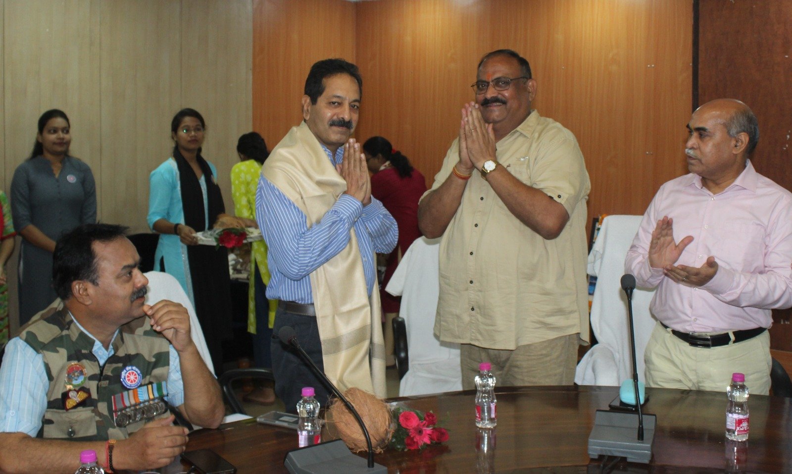 ‘‘मेरी माटी मेरा देश’’ कार्यक्रम में सेवानिवृत सैनिकों को सम्मानित किया गया .. Kshiti Technologies ‘‘मेरी माटी मेरा देश’’ कार्यक्रम में सेवानिवृत सैनिकों को सम्मानित किया गया .. Kshiti Technologies