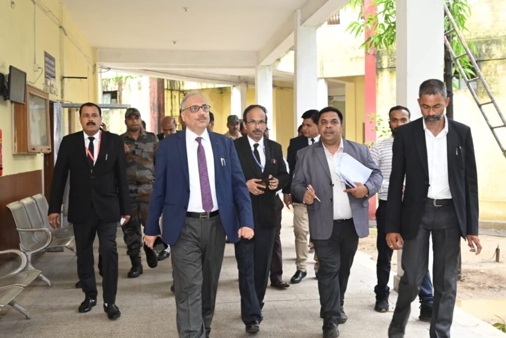 छत्तीसगढ़ उच्च न्यायालय के मुख्य न्यायाधिपति ने जांजगीर-चांपा न्यायालय परिसर का किया औचक निरीक्षण .. Kshiti Technologies छत्तीसगढ़ उच्च न्यायालय के मुख्य न्यायाधिपति ने जांजगीर-चांपा न्यायालय परिसर का किया औचक निरीक्षण .. Kshiti Technologies