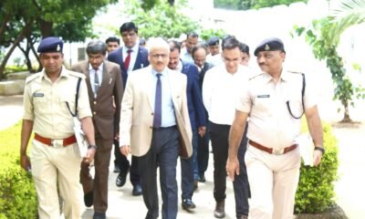 छत्तीसगढ़ के चीफ़ जस्टिस रमेश सिन्हा ने किया केन्द्रीय जेल का निरीक्षण .. Kshiti Technologies