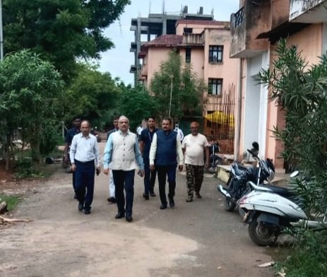 चीफ़ जस्टिस रमेश सिन्हा ने किया आवासीय कॉलोनियों का निरीक्षण .. Kshiti Technologies
