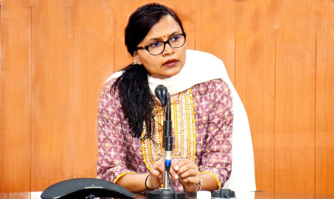 कलेक्टर ऋचा प्रकाश चौधरी के निर्देशन में बिना पूर्व सूचना के अनुपस्थित शिक्षकों के वेतन कटौती की लगातार की जा रही कार्रवाई .. Kshiti Technologies