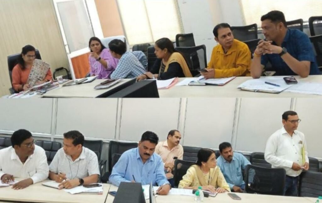 अधिकारी-कर्मचारी जिले के कार्यों में लापरवाही ना बरतें: कलेक्टर डॉ. सिद्दीकी .. Kshiti Technologies