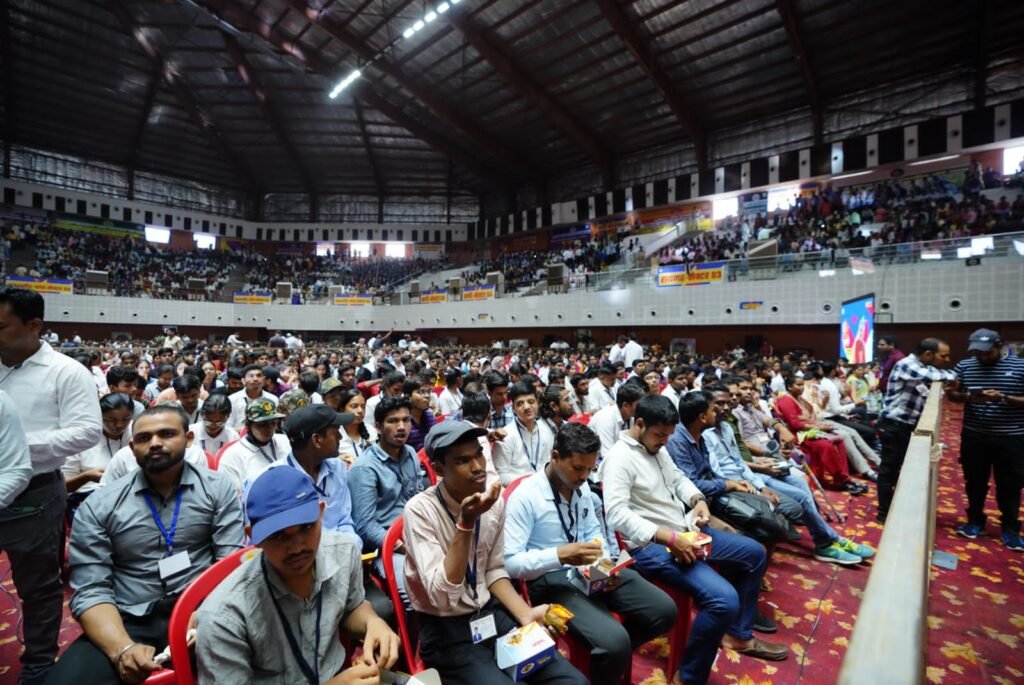 आज न्यायधानी में मुख्यमंत्री की भेंट मुलाक़ात युवाओं के साथ .. Kshiti Technologies आज न्यायधानी में मुख्यमंत्री की भेंट मुलाक़ात युवाओं के साथ .. Kshiti Technologies