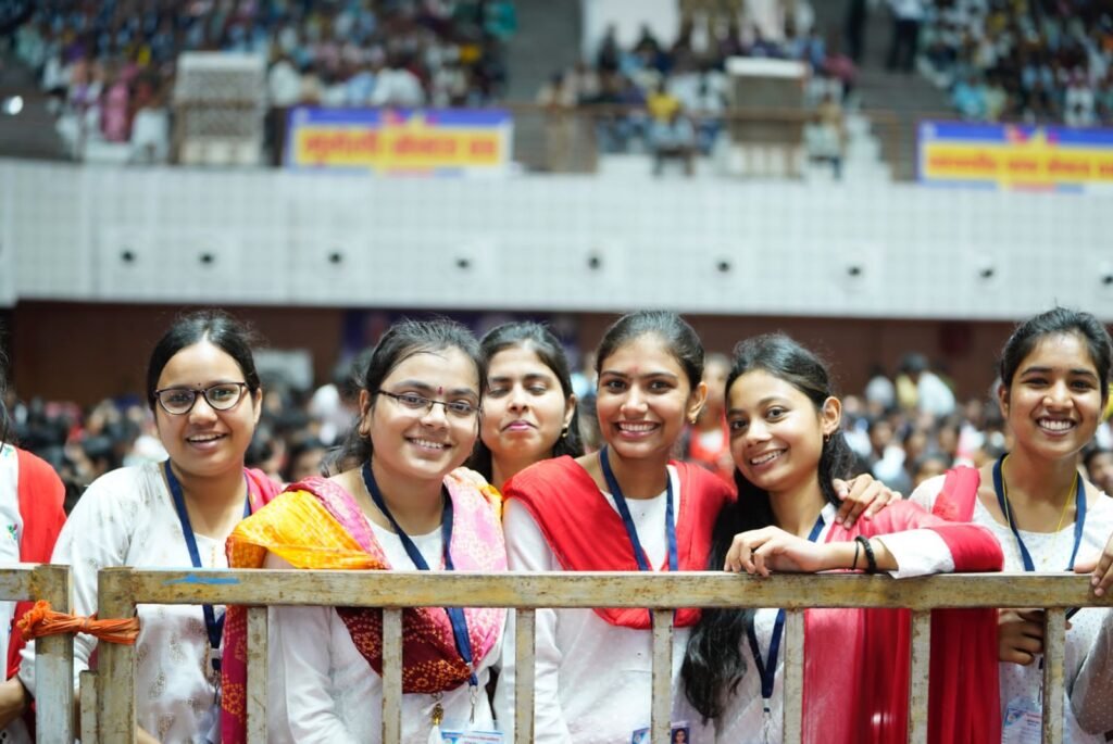 आज न्यायधानी में मुख्यमंत्री की भेंट मुलाक़ात युवाओं के साथ .. Kshiti Technologies आज न्यायधानी में मुख्यमंत्री की भेंट मुलाक़ात युवाओं के साथ .. Kshiti Technologies