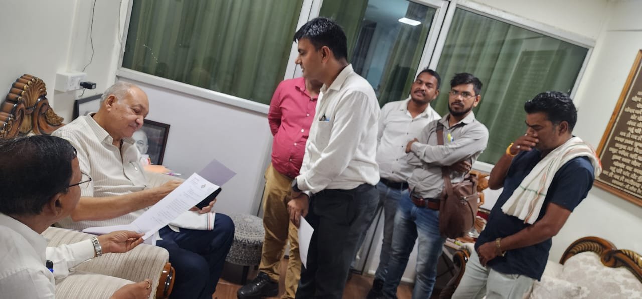 छत्तीसगढ़ राज्य प्राचार्य पदोन्नति संघर्ष मोर्चा" ने स्कूल शिक्षा मंत्री रविन्द्र चौबे से प्रदेश के 3266 से अधिक शासकीय हाई स्कूल एवं हायर सेकेण्डरी स्कूलों में वर्षो से रिक्त पड़े प्राचार्य के पदों पर शीघ्र पदोन्नति आदेश जारी करने की मांग की .. Kshiti Technologies छत्तीसगढ़ राज्य प्राचार्य पदोन्नति संघर्ष मोर्चा" ने स्कूल शिक्षा मंत्री रविन्द्र चौबे से प्रदेश के 3266 से अधिक शासकीय हाई स्कूल एवं हायर सेकेण्डरी स्कूलों में वर्षो से रिक्त पड़े प्राचार्य के पदों पर शीघ्र पदोन्नति आदेश जारी करने की मांग की .. Kshiti Technologies