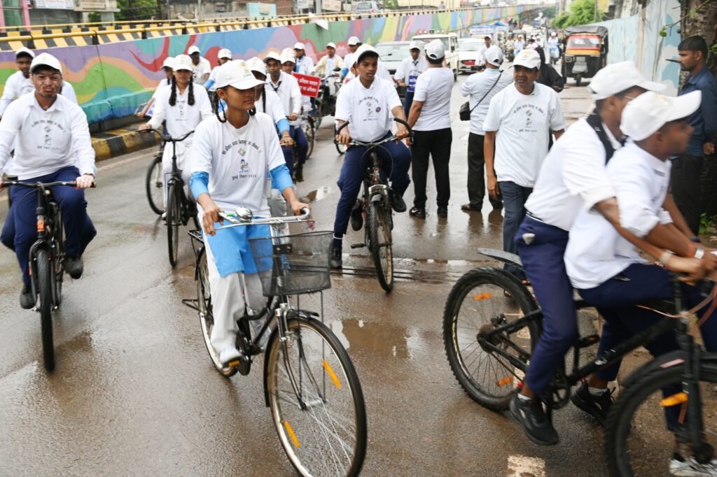 मतदाताओं को जागरूक करने शहर में निकली साइकिल रैली .. Kshiti Technologies मतदाताओं को जागरूक करने शहर में निकली साइकिल रैली .. Kshiti Technologies