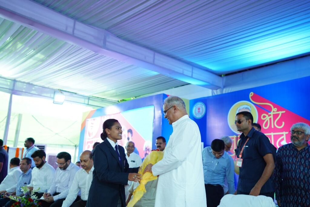 युवाओं से भेंट-मुलाकात, दुर्ग .. Kshiti Technologies युवाओं से भेंट-मुलाकात, दुर्ग .. Kshiti Technologies