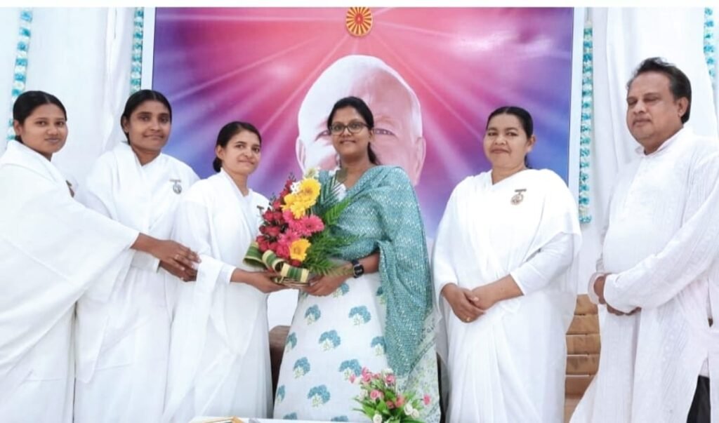 ब्रम्हाकुमारिज ने अध्यात्मिक वातावरण में न्यायाधीश चेतना सिंह को पदोन्नति पर दी शुभकामनाएं .. Kshiti Technologies ब्रम्हाकुमारिज ने अध्यात्मिक वातावरण में न्यायाधीश चेतना सिंह को पदोन्नति पर दी शुभकामनाएं .. Kshiti Technologies