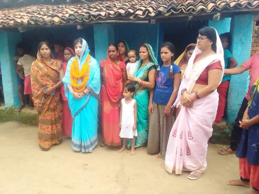 चंद्रपुर विधानसभा के ग्रामीण क्षेत्रों में संयोगिता युद्धवीर सिंह जूदेव के साथ रामकुमार गवेल एवं श्रीमती गीता गवेल का जनसंपर्क अभियान जारी .. Kshiti Technologies