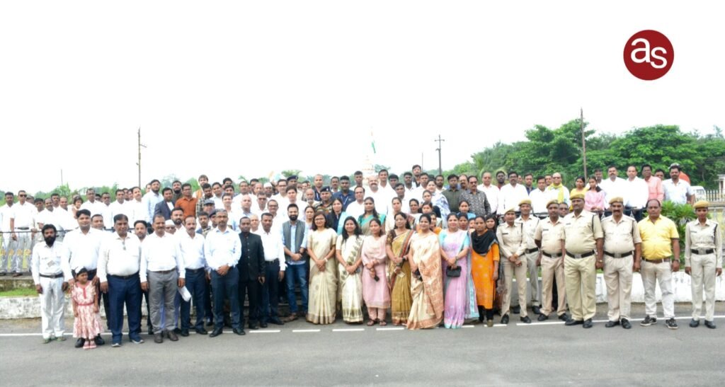 कलेक्टर सुश्री ऋचा प्रकाश चौधरी ने जिला कलेक्टोरेट में किया ध्वजारोहण .. Kshiti Technologies कलेक्टर सुश्री ऋचा प्रकाश चौधरी ने जिला कलेक्टोरेट में किया ध्वजारोहण .. Kshiti Technologies