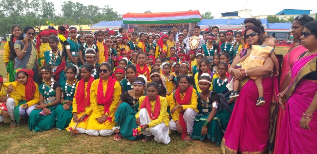 नगर के स्वामी आत्मानंद उत्कृष्ट हिंदी माध्यम विद्यालय कशेर पारा सक्ती में स्वतंत्रता दिवस बड़े ही हर्षोल्लास एवं उत्साह के साथ मनाया गया .. Kshiti Technologies नगर के स्वामी आत्मानंद उत्कृष्ट हिंदी माध्यम विद्यालय कशेर पारा सक्ती में स्वतंत्रता दिवस बड़े ही हर्षोल्लास एवं उत्साह के साथ मनाया गया .. Kshiti Technologies