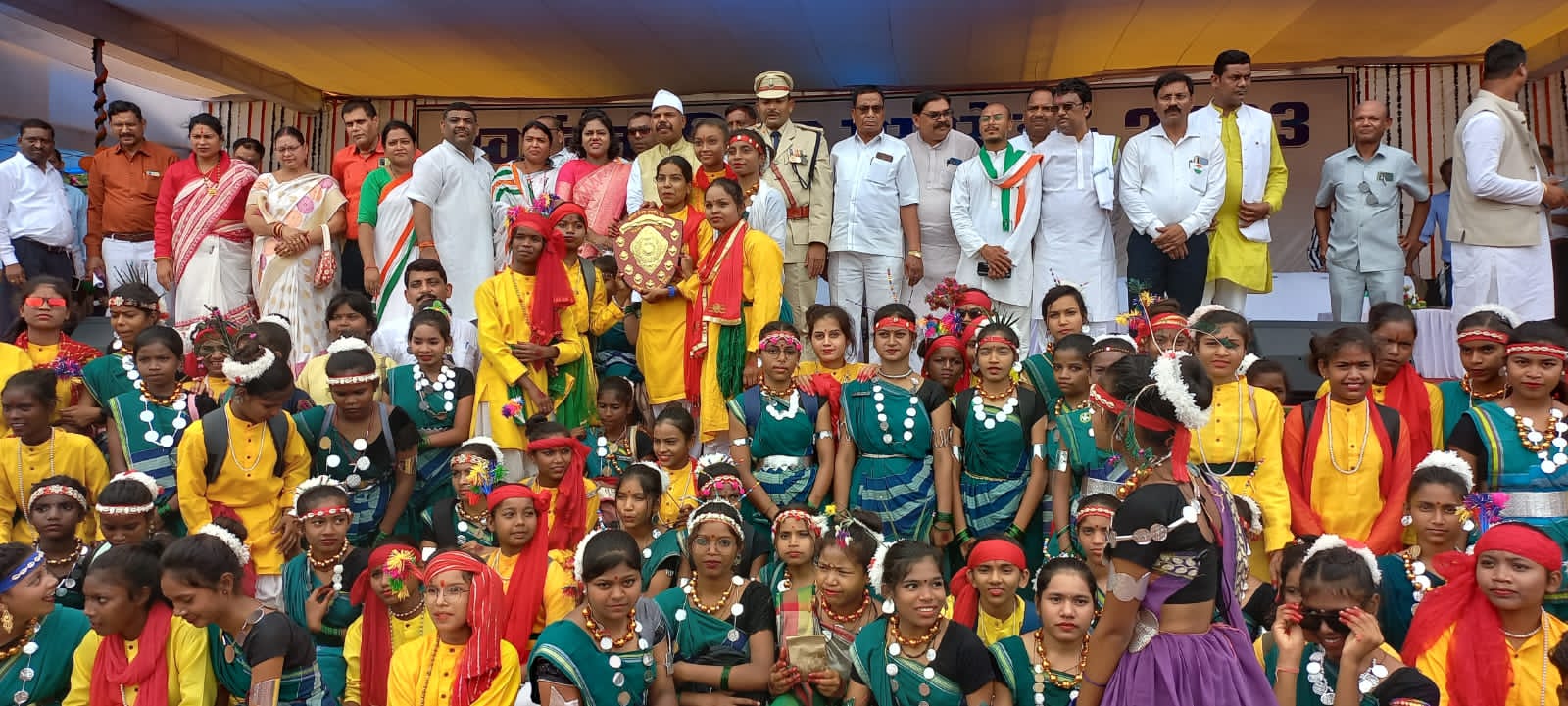 नगर के स्वामी आत्मानंद उत्कृष्ट हिंदी माध्यम विद्यालय कशेर पारा सक्ती में स्वतंत्रता दिवस बड़े ही हर्षोल्लास एवं उत्साह के साथ मनाया गया .. Kshiti Technologies नगर के स्वामी आत्मानंद उत्कृष्ट हिंदी माध्यम विद्यालय कशेर पारा सक्ती में स्वतंत्रता दिवस बड़े ही हर्षोल्लास एवं उत्साह के साथ मनाया गया .. Kshiti Technologies