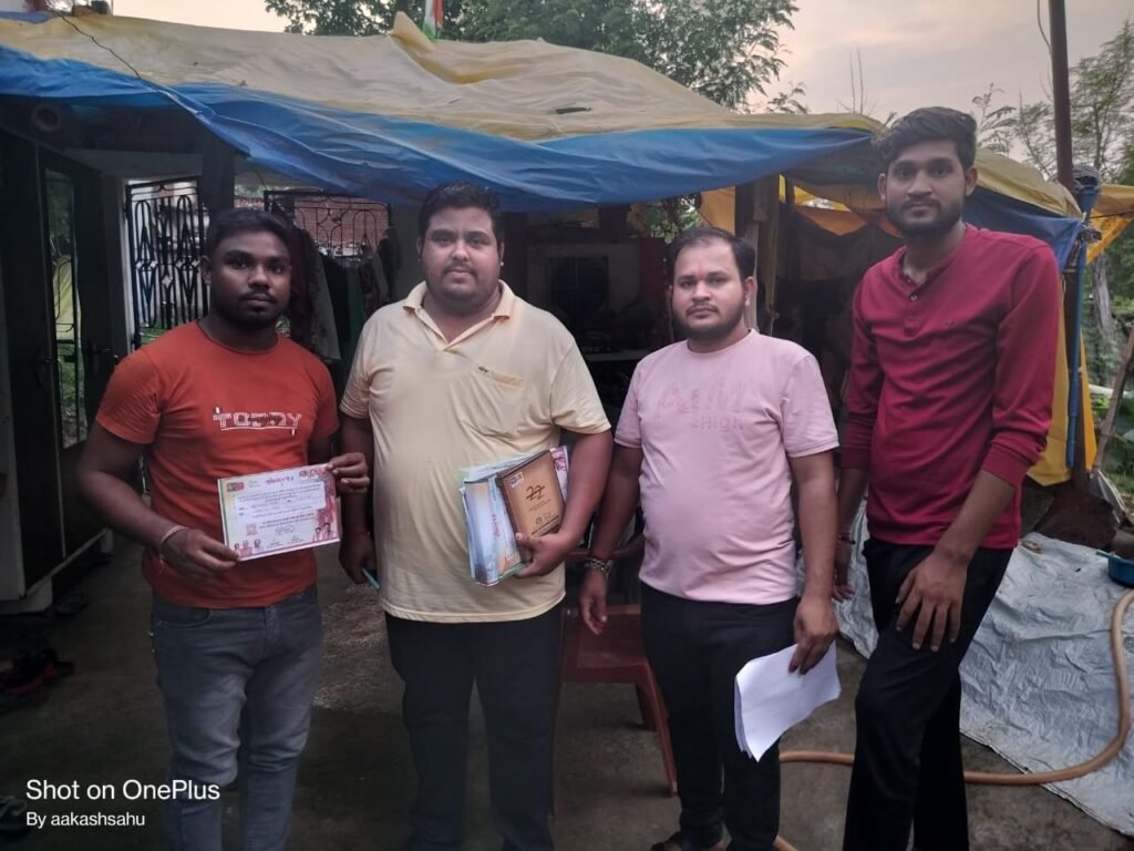 नव मतदाता संपर्क अभियान के तहत अभिषेक शर्मा लगातार कर रहे नवमतदाताओ से संपर्क .. Kshiti Technologies नव मतदाता संपर्क अभियान के तहत अभिषेक शर्मा लगातार कर रहे नवमतदाताओ से संपर्क .. Kshiti Technologies