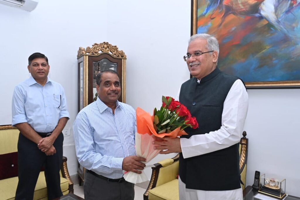 मुख्यमंत्री भूपेश बघेल को आज उनके जन्मदिवस के अवसर पर मुख्यसचिव, डीजीपी, अपर मुख्य सचिव सहित तमाम अधिकारियों ने बधाई एवं शुभकामनाएं दी .. Kshiti Technologies मुख्यमंत्री भूपेश बघेल को आज उनके जन्मदिवस के अवसर पर मुख्यसचिव, डीजीपी, अपर मुख्य सचिव सहित तमाम अधिकारियों ने बधाई एवं शुभकामनाएं दी .. Kshiti Technologies