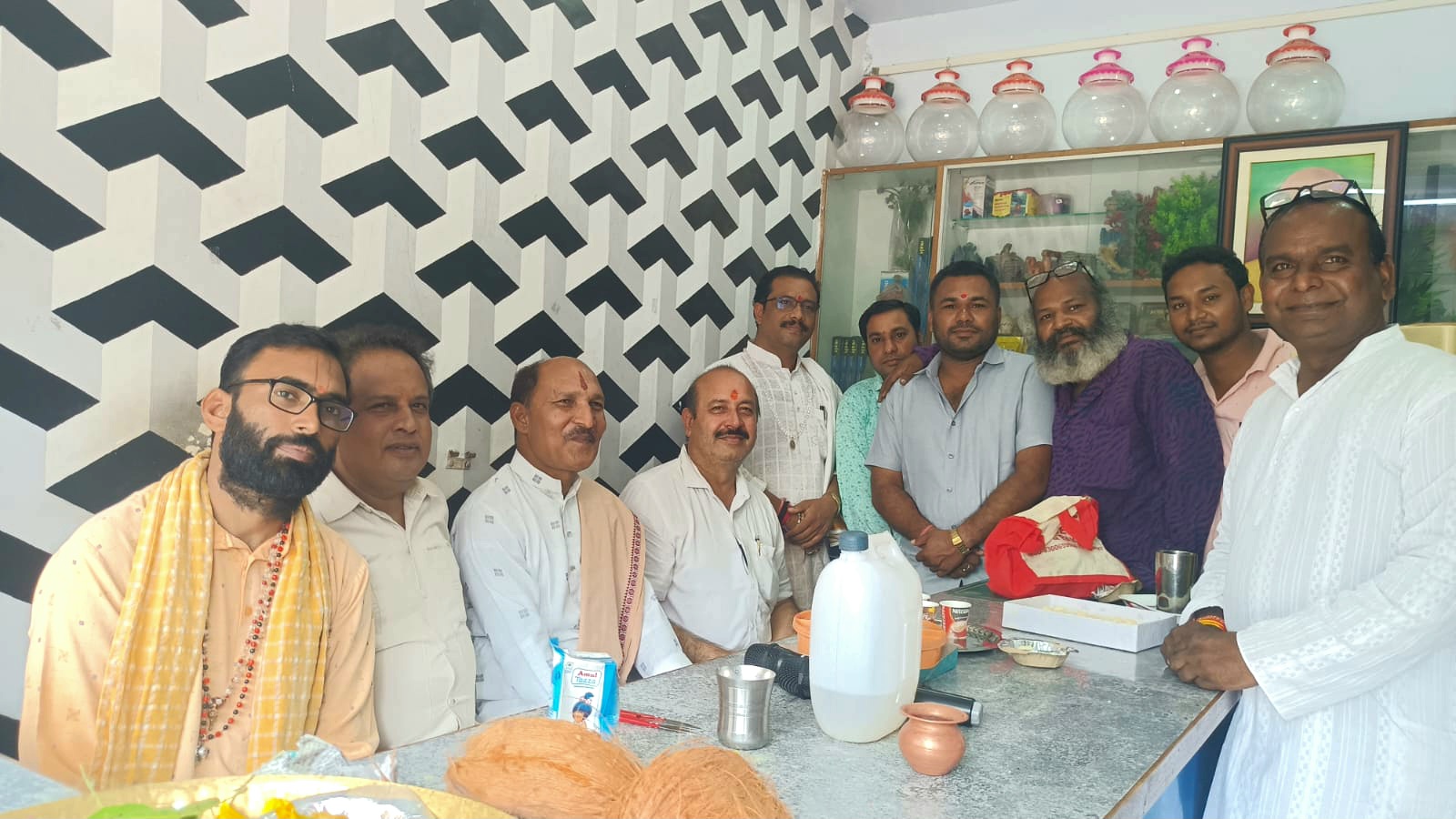 श्रावण मास के अंतिम सोमवार पर स्वुद्भुत मोलीश्वर शिवलिंग का महानदी के पवित्र जल से किया गया अभिषेक .. Kshiti Technologies श्रावण मास के अंतिम सोमवार पर स्वुद्भुत मोलीश्वर शिवलिंग का महानदी के पवित्र जल से किया गया अभिषेक .. Kshiti Technologies