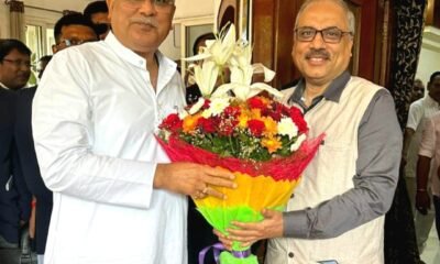 मुख्यमंत्री भूपेश बघेल ने आज राजधानी रायपुर के पहुना में छत्तीसगढ़ उच्च न्यायालय के मुख्य न्यायाधीश रमेश सिन्हा से की सौजन्य मुलाकात .. Kshiti Technologies