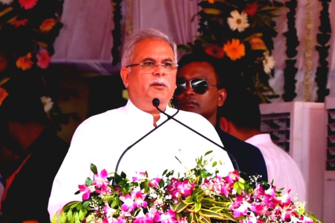 विश्व आदिवासी दिवस : मुख्यमंत्री भूपेश बघेल आदिवासी बहुल बस्तर और सरगुजा जिले को देंगे 1000 करोड़ रूपए से अधिक लागत के विकास कार्यों की सौगात .. Kshiti Technologies विश्व आदिवासी दिवस : मुख्यमंत्री भूपेश बघेल आदिवासी बहुल बस्तर और सरगुजा जिले को देंगे 1000 करोड़ रूपए से अधिक लागत के विकास कार्यों की सौगात .. Kshiti Technologies